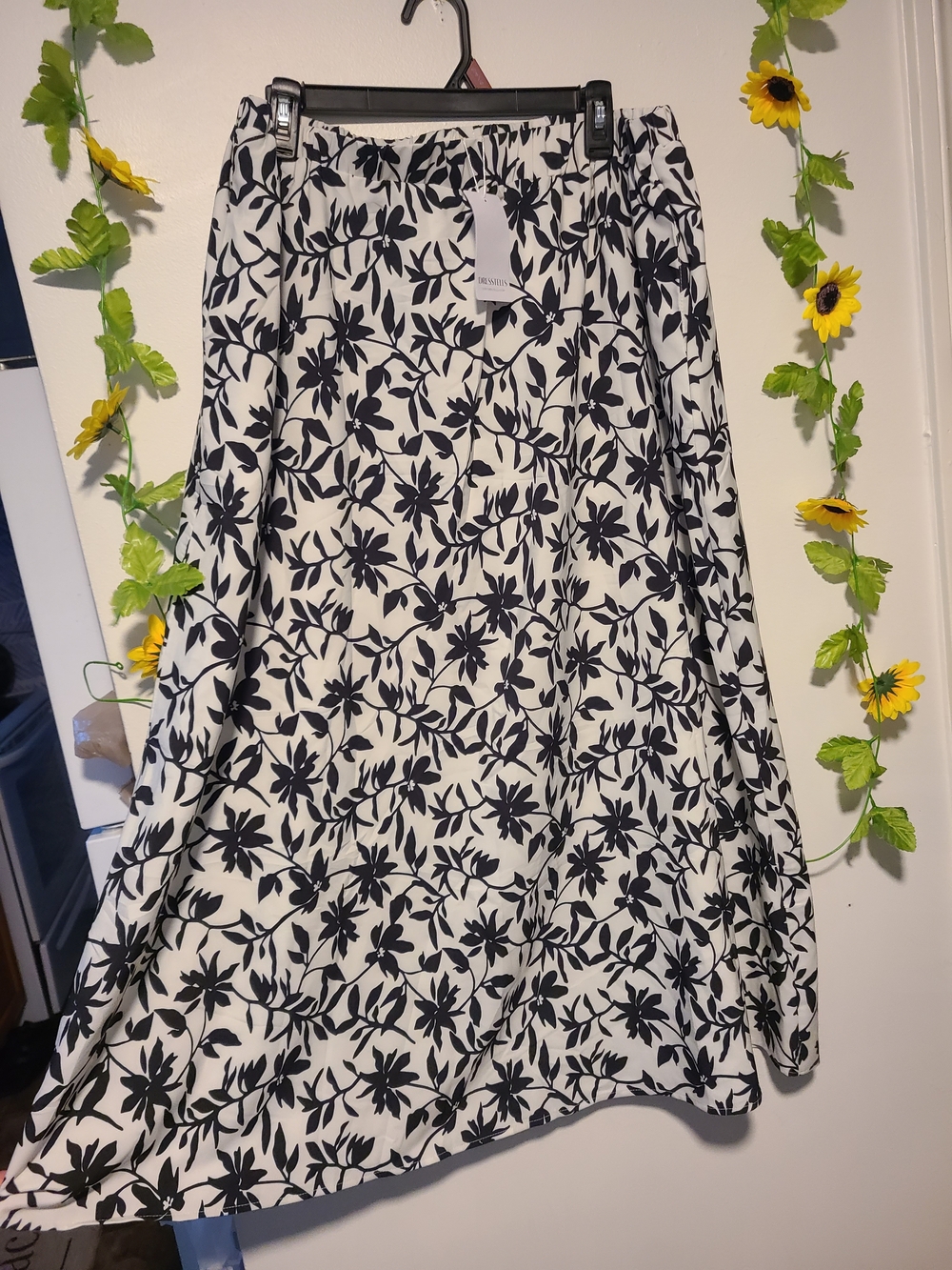 Nwt Dresstells Xlarge Floral Maxi Skirt